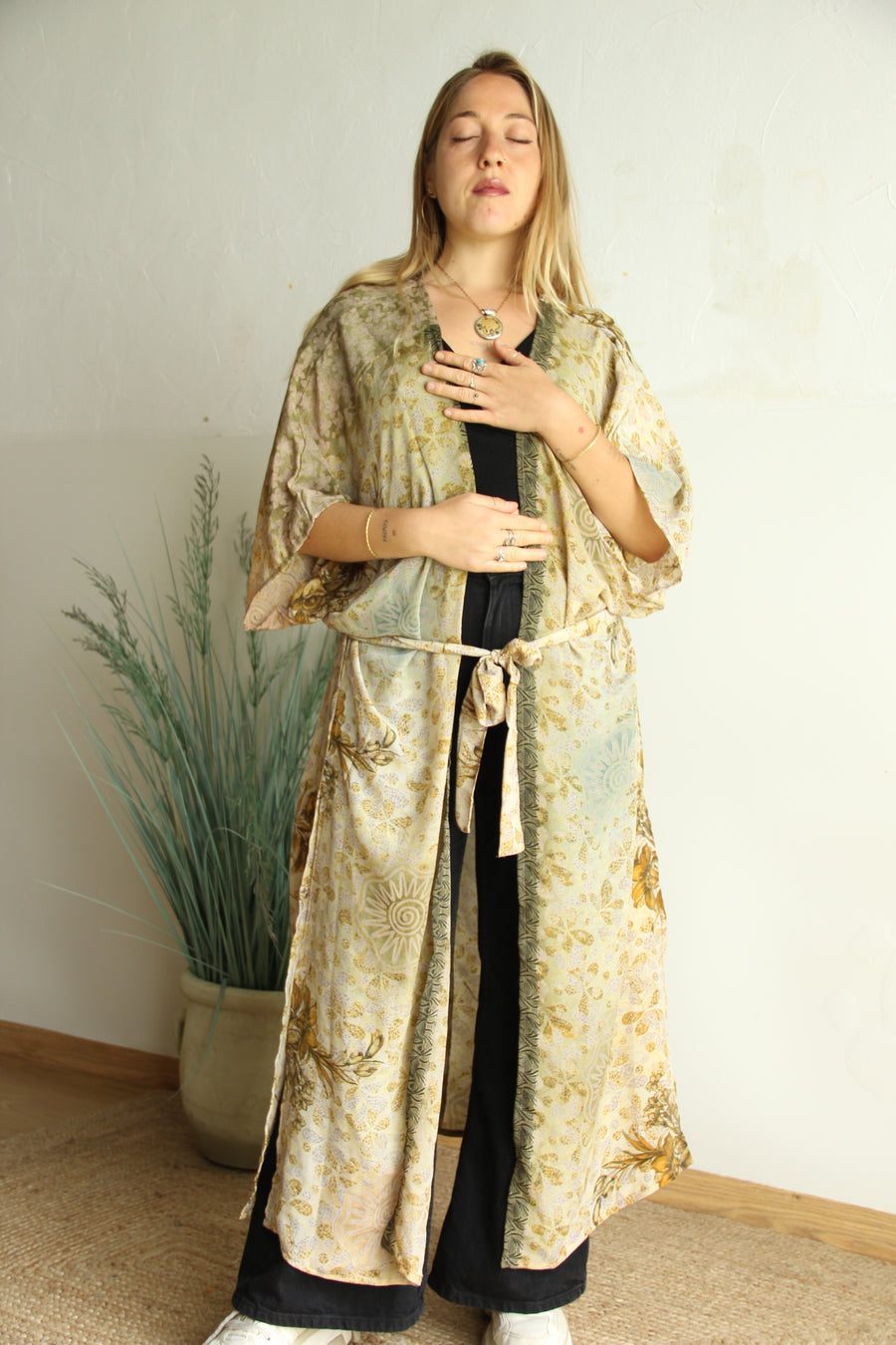 UDITAYAI Long Kimono